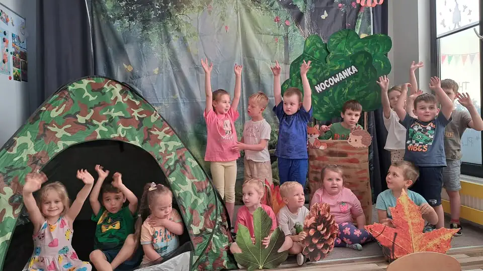 Leśna nocowanka w przedszkolu – relacja Leśna nocowanka w przedszkolu – relacja