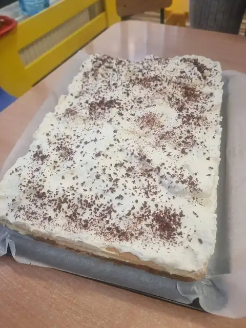 Gotowe ciasto 3 BIT z czekoladową posypką