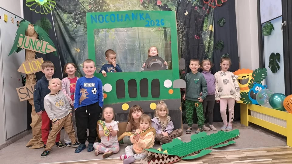 Nocowanka w przedszkolu – przygoda Lisków i Jeżyków Nocowanka w przedszkolu – przygoda Lisków i Jeżyków