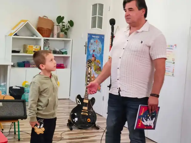 Sztuczka z czarodziejską książką