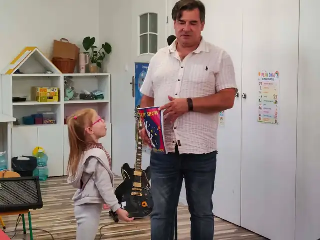 Sztuczka z czarodziejską książką