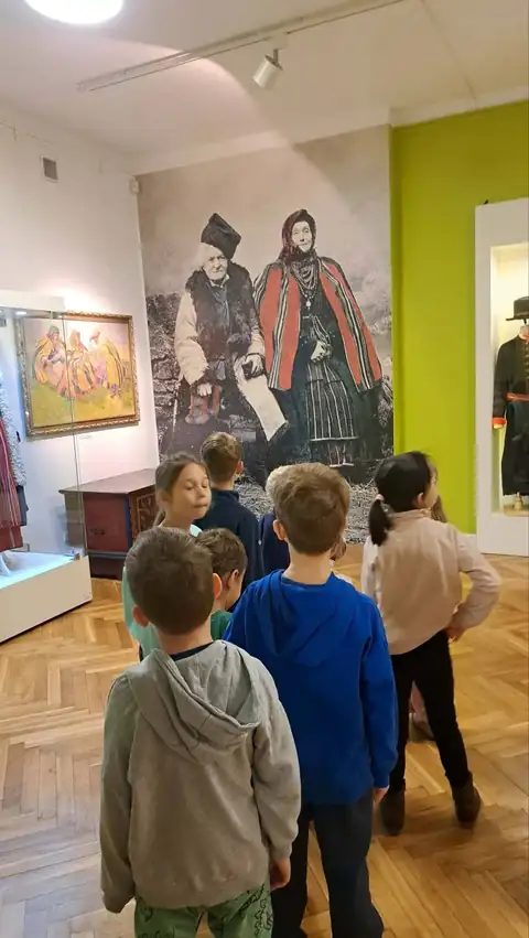 Łowickie stroje ludowe w muzeum