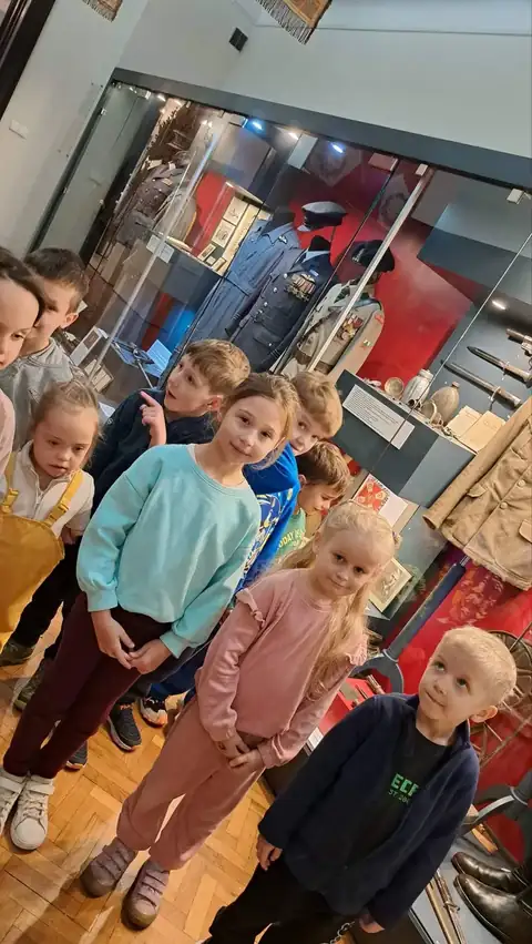 Dawne mundury w muzeum