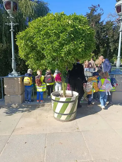 Spacer wzdłuż wody w Łazienkach Królewskich