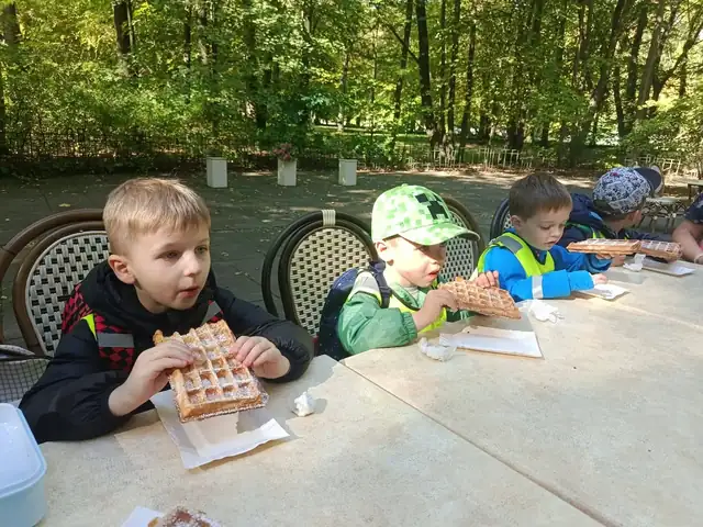 Gofry w parkowej kawiarni