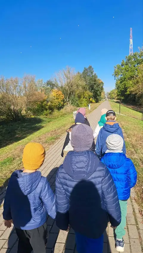 Spacer wałem nad Wisłą